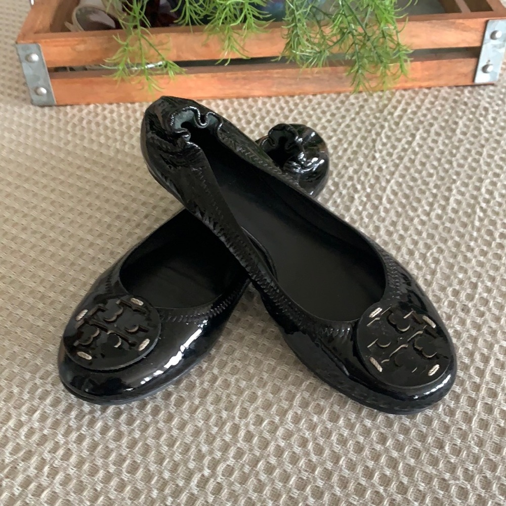 Tory Burch: patent black leather ballet flats (8)